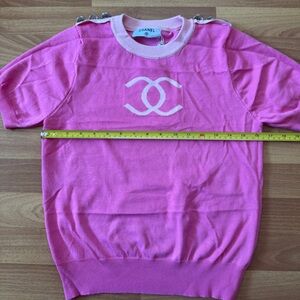 Pink Short Sleeve Sweater
No tag , measures as pictures
